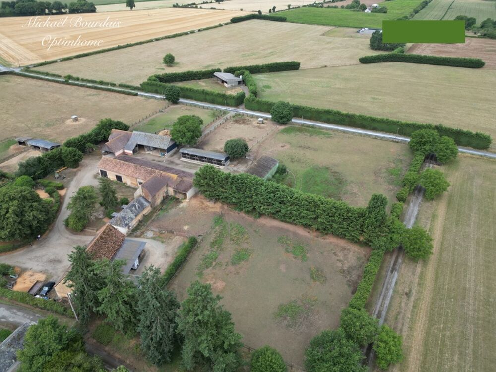 Propriété équestre de plus de 15 hectares  Installations professionnelles  À 2h de Paris