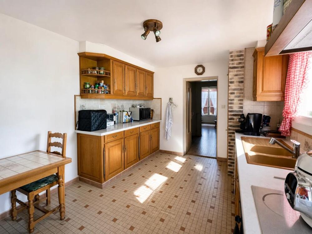 Vente Maison Maison de 6 pièces de 203 m² à Romazières Romazieres