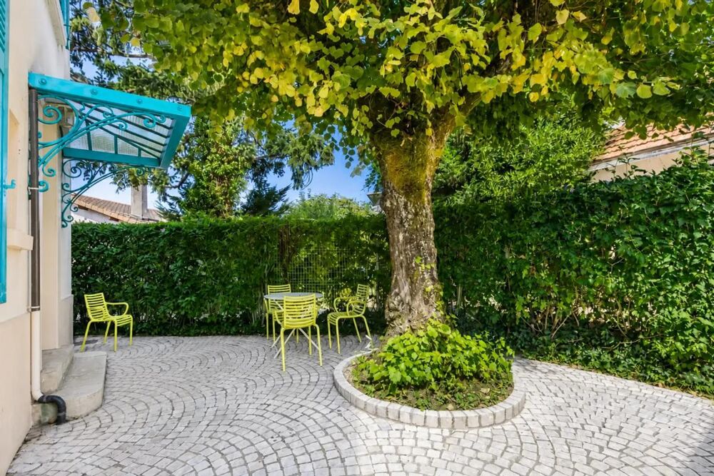 Charmante maison Bourgeoise de 8 pièces de 251 m² avec annexes