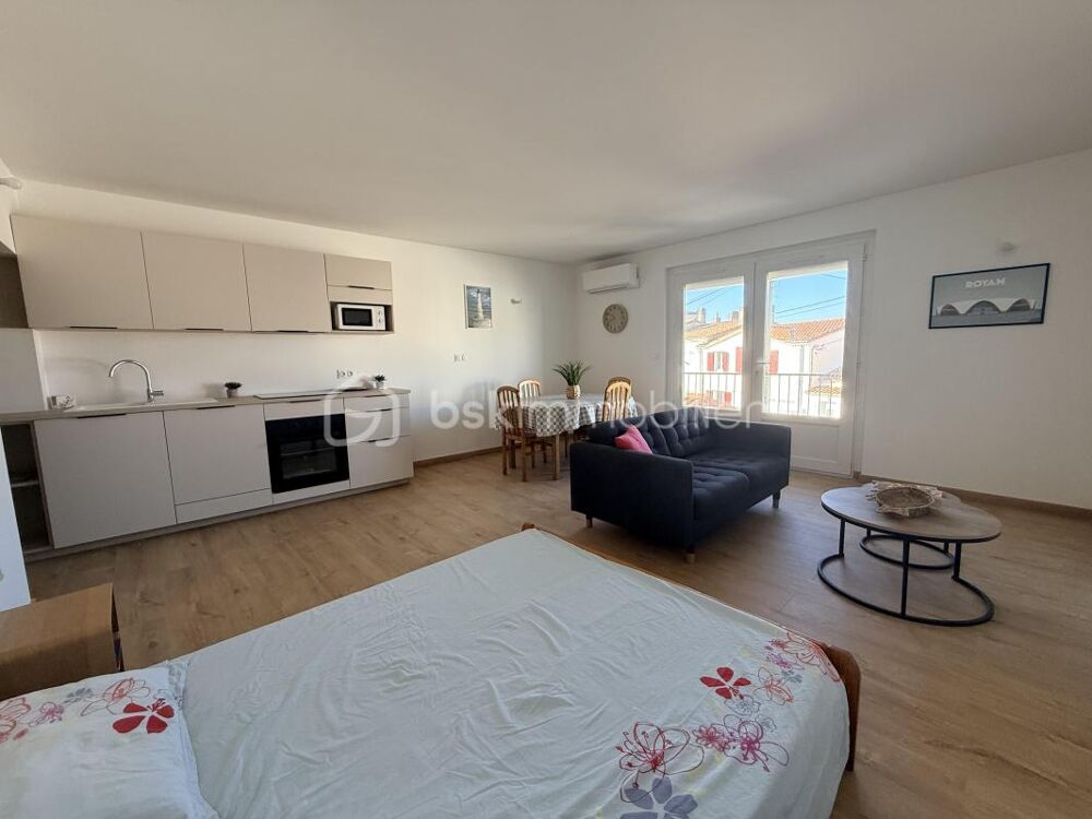 Vente Appartement ROYAN CENTRE-VILLE – DERNIER ÉTAGE – APERÇU MER – POTENTIEL 2 CHAMBRES Royan
