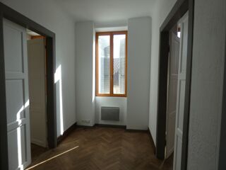  Appartement à louer 3 pièces 33 m²