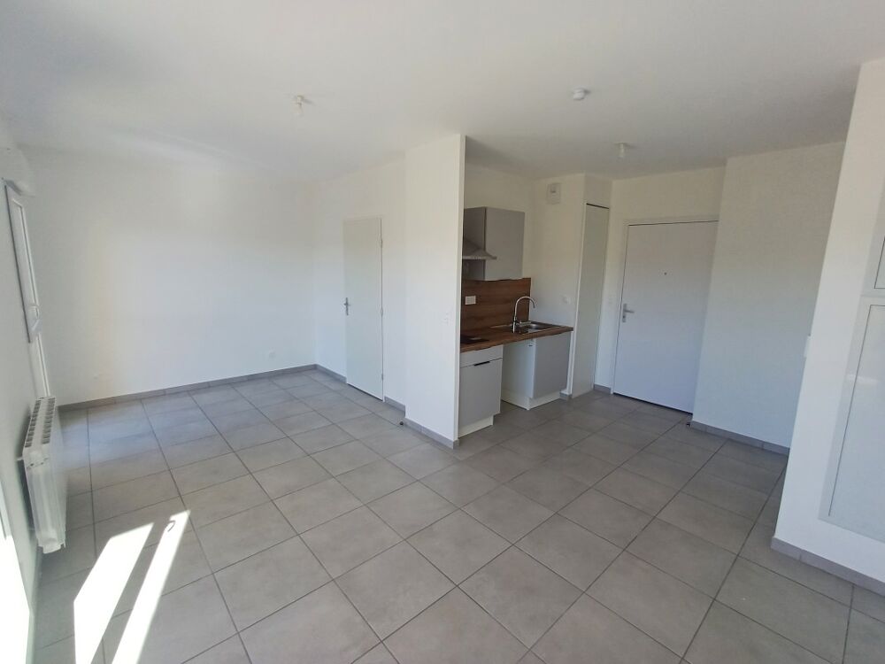 Location Appartement Studio avec parking et balcon à CHENOVE Chenove