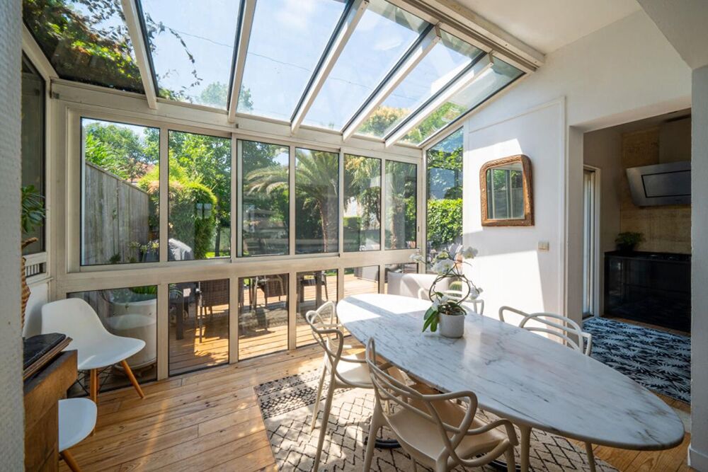 Belle maison de famille, avec grand jardin, quartier très recherché au coeur de Bordeaux Bastide