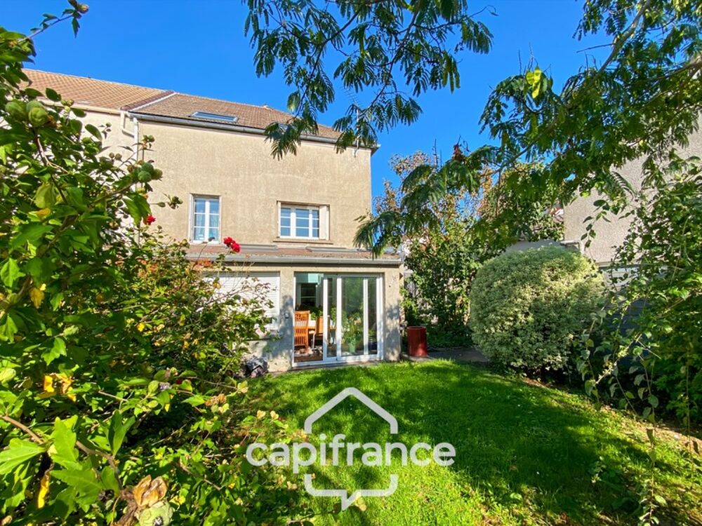 Maison Briarde de 256 m2 avec cachet et travaux  7 chambres - Jardin
