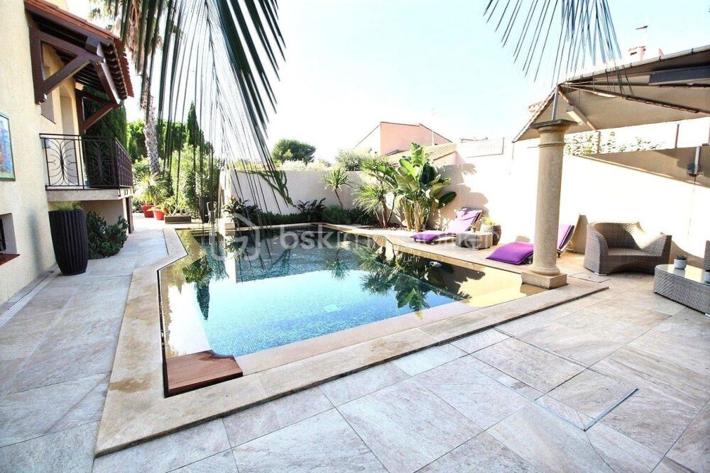 A VENDRE VILLA RENOVEE DE 137M² SUR TERRAIN DE 433M² TROIS FACES A SAINT CYPRIEN - COTE VILLAGE - QUATRE CHAMBRES -TROIS SALLES