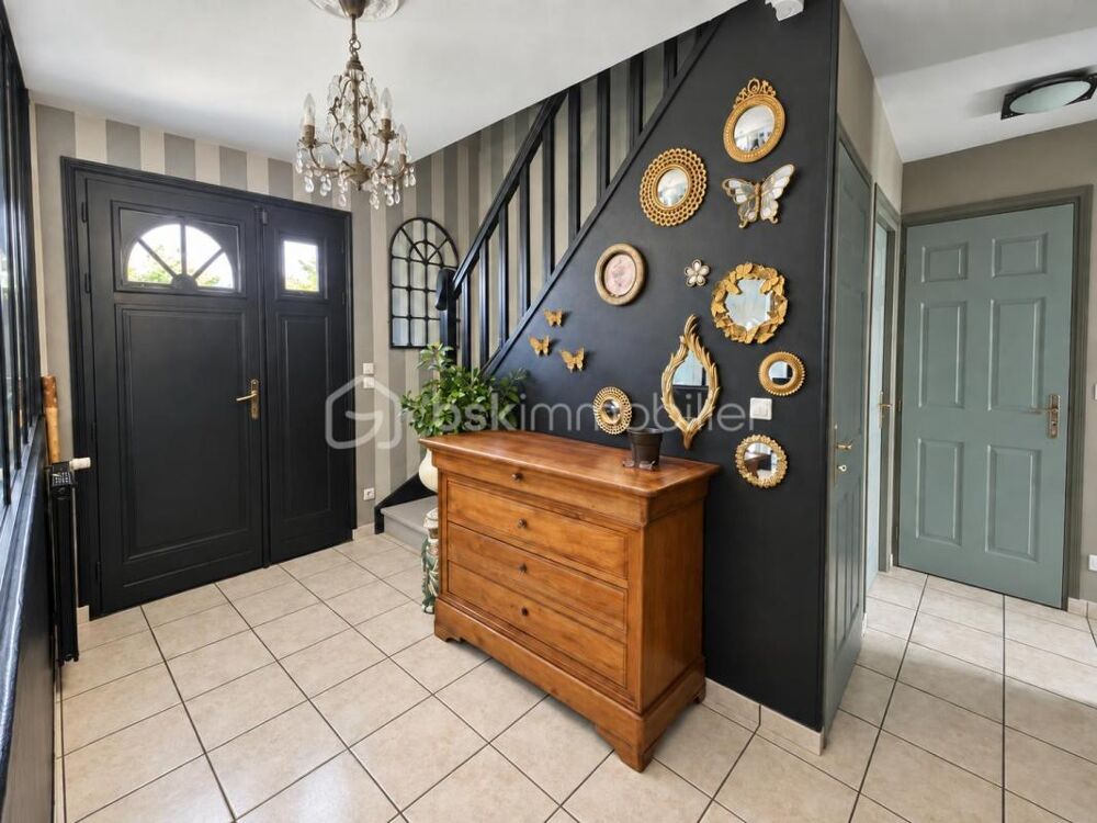 Vente Maison MAISON INDIVIDUELLE – 4 CHAMBRES – SOUS-SOL TOTAL – DOUBLE GARAGE – TERRAIN DE 975 M² Puiseux en france