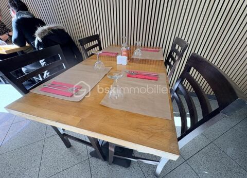   RESTAURANT AVEC UNE TERRASSE INTÉRIEURE DE 40 COUVERTS ET UNE TERRASSE EXTÉRIEURE DE 60 COUVERTS, 25 M LINÉAIRES EN ANGLE 