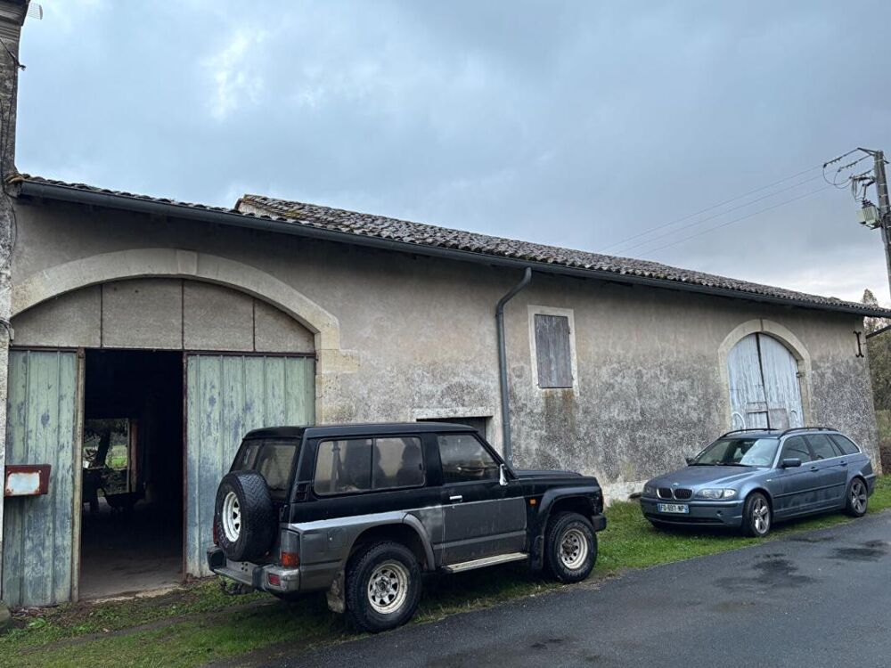 Ancienne ferme girondine à fort potentiel, Pessac sur Dordogne 185 m2 dépendances 300 m2