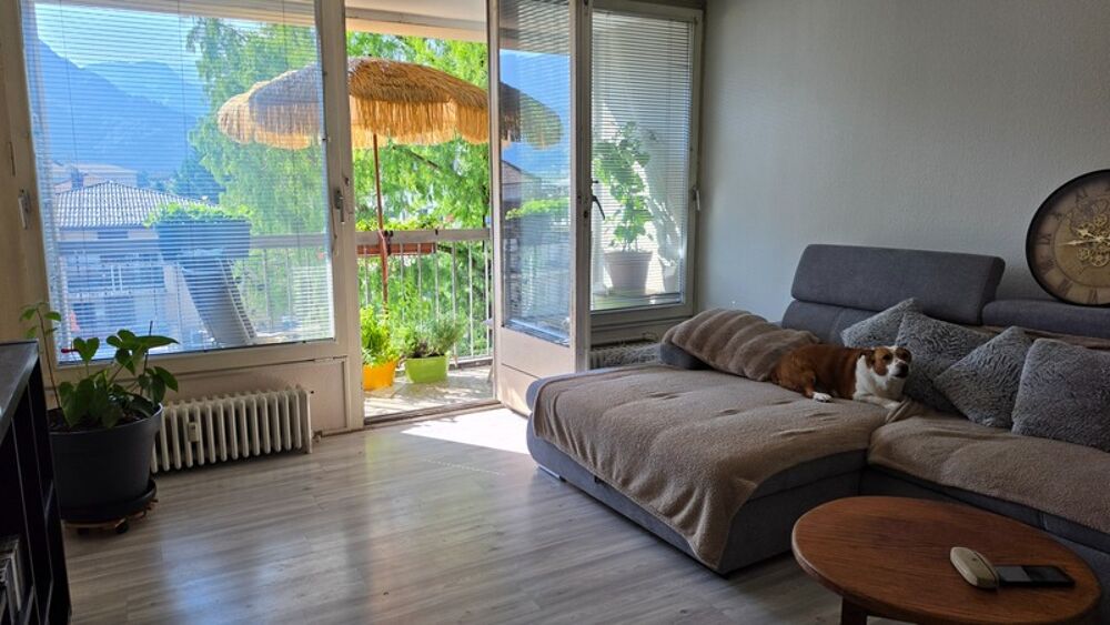 HAUTE-SAVOIE (74300) A VENDRE A CLUSES APPARTEMENT T3 IDEAL INVESTISSEUR