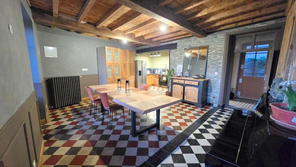 à vendre  Propriété/château Pérouges (01800)