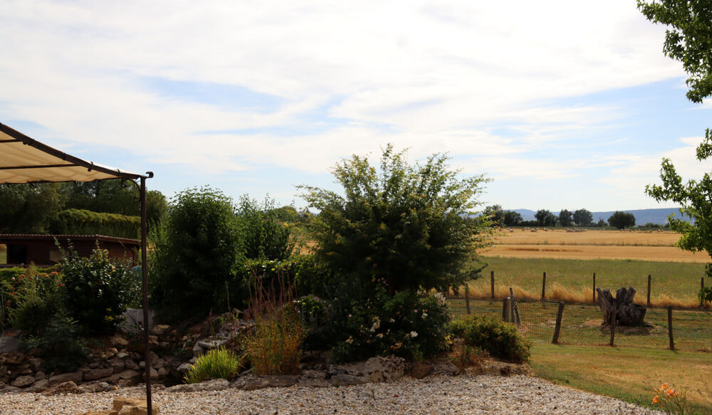 SAINT-BÉNIGNE  Villa d'exception avec piscine, vue sur les Monts du Mâconnais et terrain de 4 608 m²