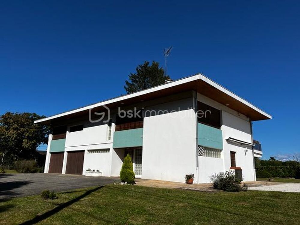 Belle maison d'architecte dans cadre privilégié sur terrain de 2000M2
