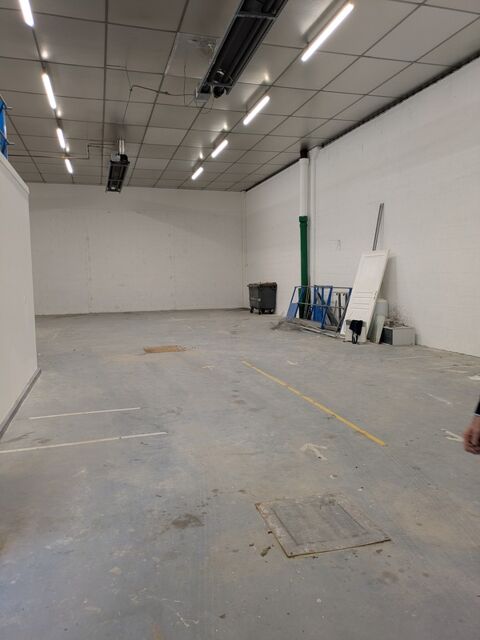 Local/bureau &agrave; louer CHAMBERY (73) 242 m&sup2; 3565 73000 Chambery