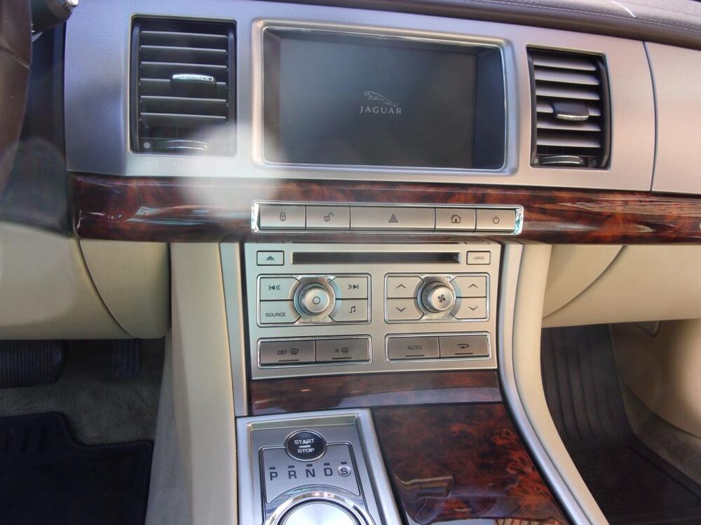 XF 2,7 V6D BI-TURBO 207CV PREMIUM BOITE AUTO 2008 occasion 13510 &Eacute;guilles