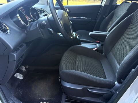 5008 1.6 HDi 115 Active 7pl - 7 places Entretien constructeur 2014 occasion 16000 Angouleme