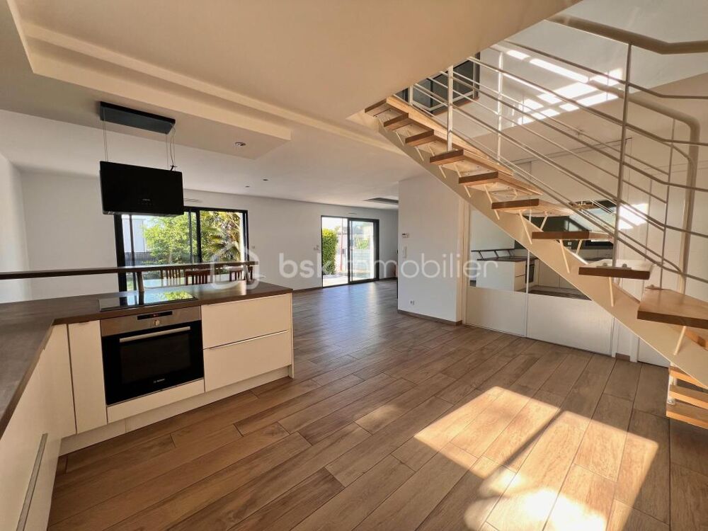 Contemporaine de 4 chambres au calme