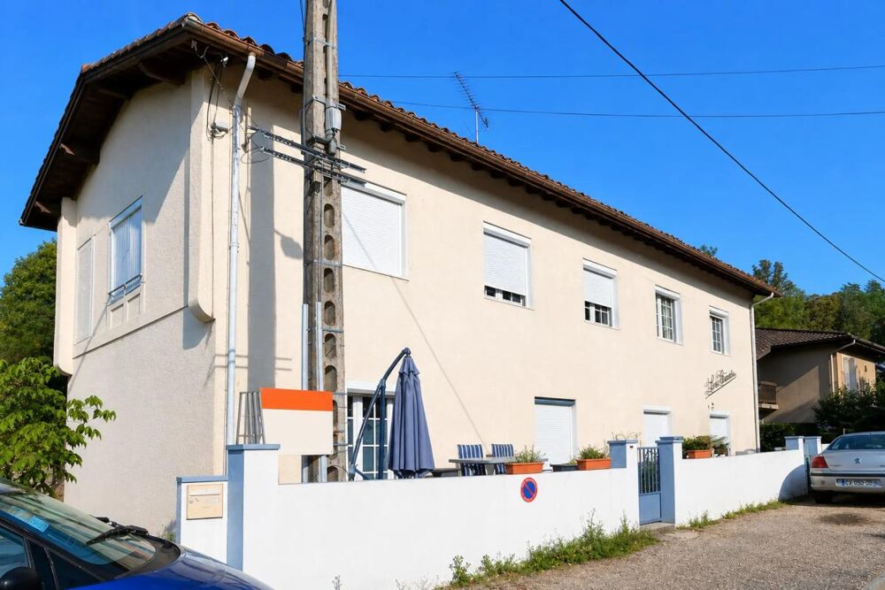 Appartement de 6 pièces de 195 m² situé à Cazaubon