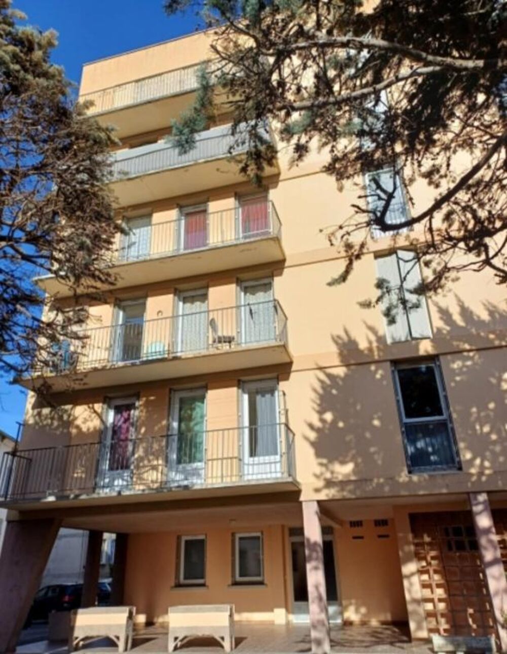 Appartement 3 pièces / 58 m² / 79 000 EUR / DIGNE-LES-BAINS