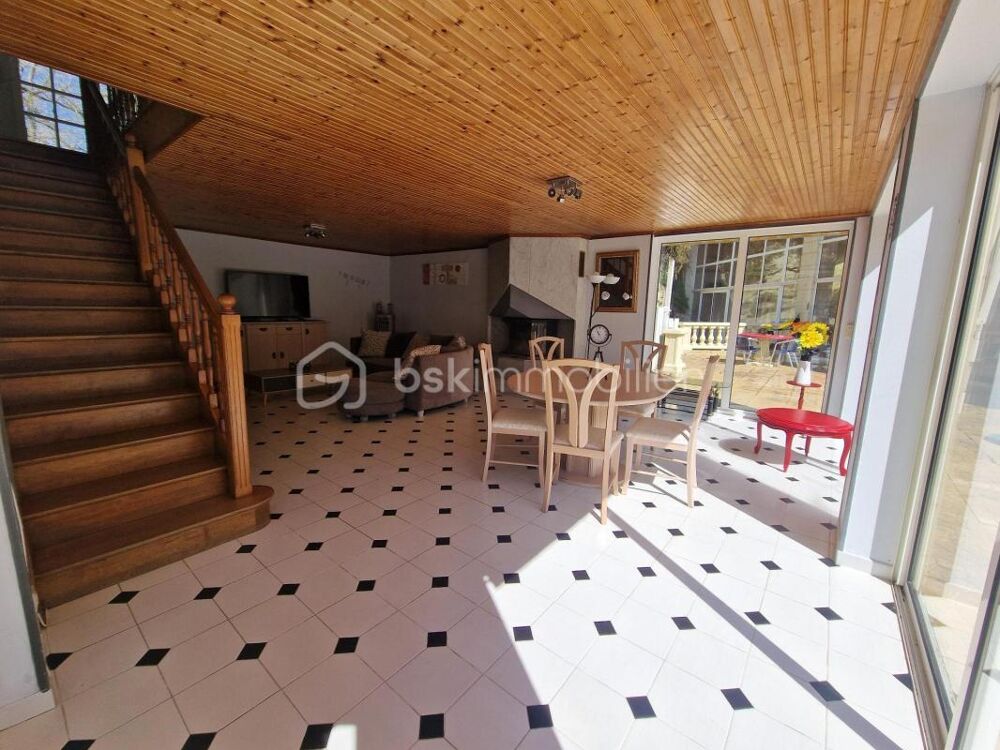 12 MN DE LOUDUN - SPACIEUSE MAISON - POSSIBILITE GITE OU CHAMBRE D'HOTES - VERITABLE HAVRE DE PAIX