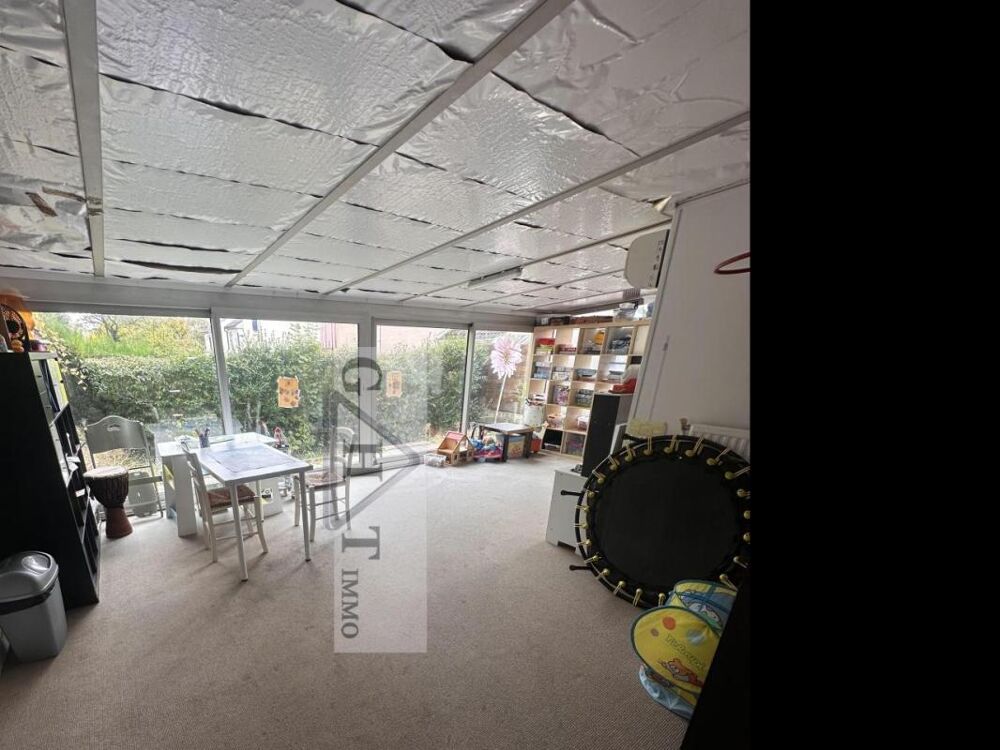   Local professionnel 120 m² Cergy