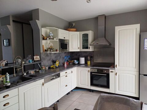   ENSEMBLE IMMOBILIER MAISON + TERRAINS CONSTRUCTIBLES Maison - 11 pi�ce(s) - 200 m�