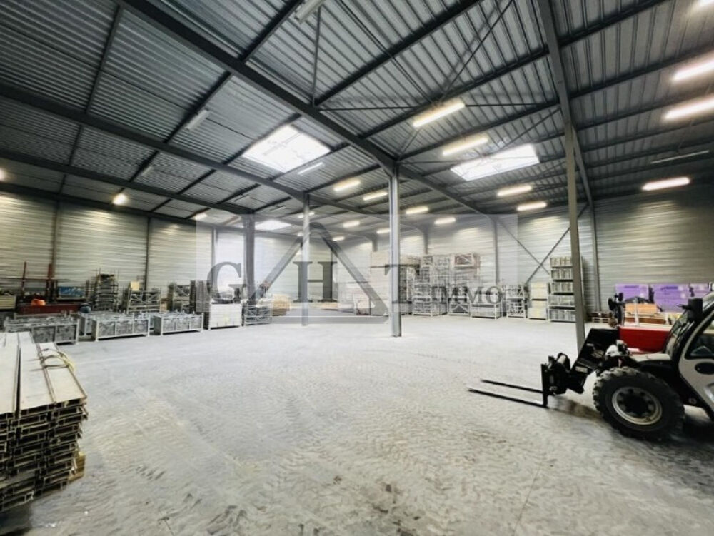   LOCAL D'ACTIVITÉS DE 960 M² À LOUER À CHELLES 