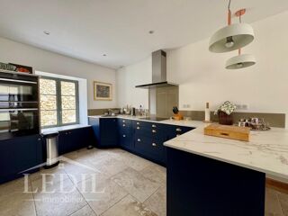  Propriété/château à vendre 4 pièces 144 m²