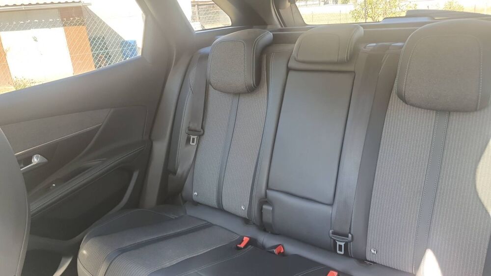 3008 1.6 THP 225 Hybrid e-EAT8 Allure Pack 2022 occasion 42153 Riorges