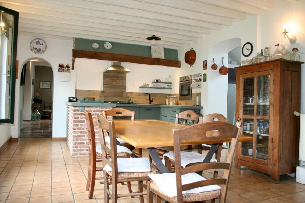 FERME AU CARRE DE CARACTERE AVEC HABITATION ET REVENUS LOCATIFS