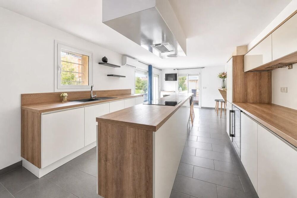 Maison 6 pièces 200 m² · à Ambares Et Lagrave · 200 m² · 399 000 €