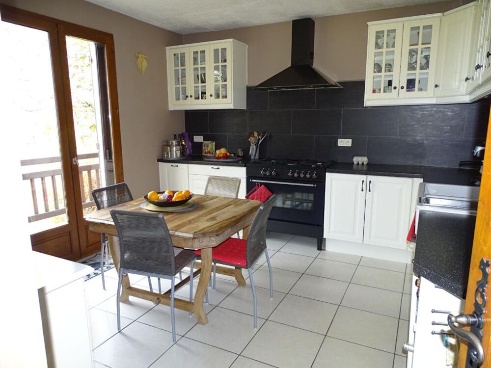 Maison Les Farges 6 pièce(s) 166 m2