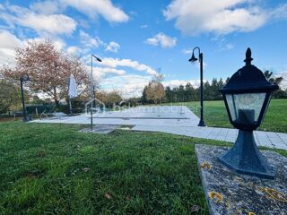  Propri�t�/ch�teau � vendre 7 pi�ces 230 m�