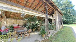  Maison  vendre 15 + pices 495 m