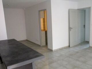  Appartement à louer 2 pièces 37 m²