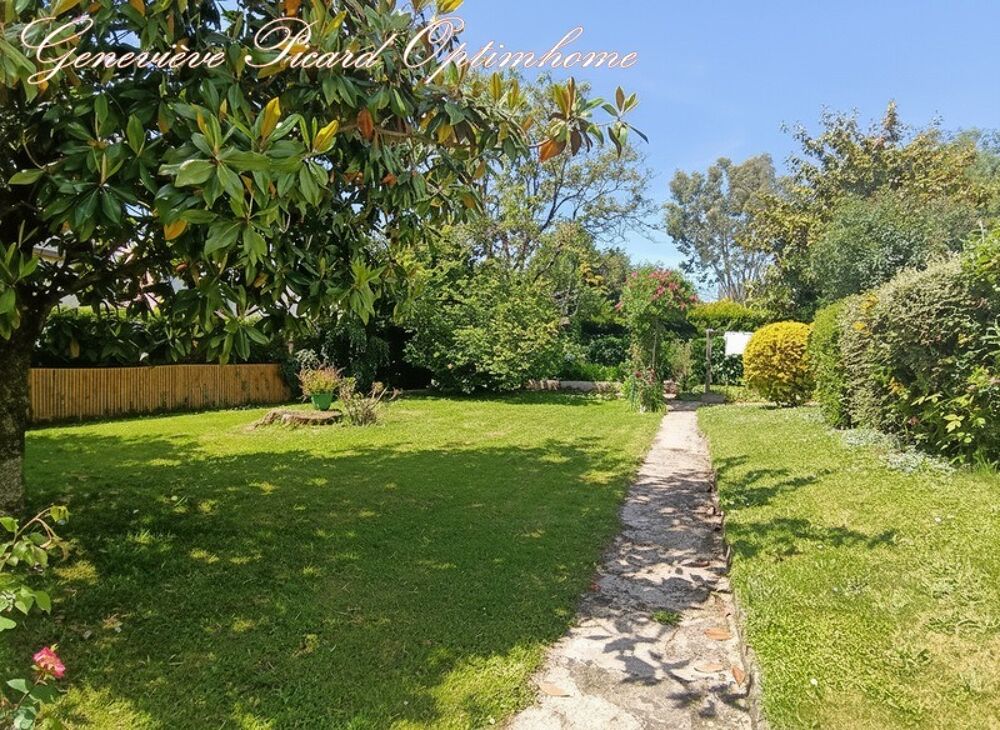 Propriété à vendre à Pontivy : Maison de 165 m2 environ sur 2000 m2 de jardin paysagé proche centre-ville et de ses commerces