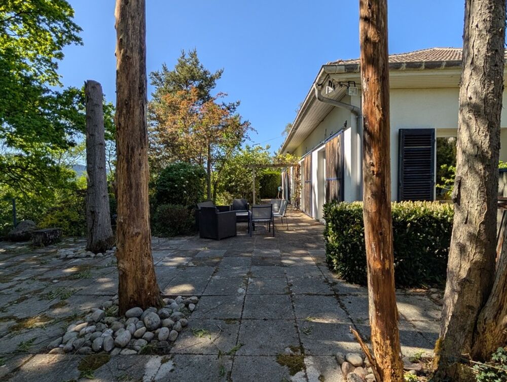 Maison 225 m² - plain-pied  3 000 m² de terrain  la forêt comme voisine