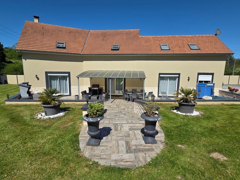 Grande maison bien conçu de 217 M2 sur un terrain de 3426 M2 à 10KM de Houlgate ou Villers sur mer