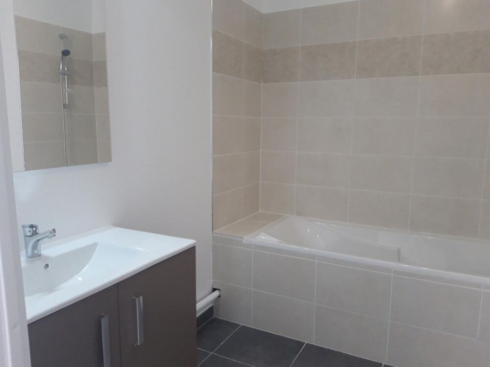 Location Appartement T2 avec terrasse et parking au LAVANDOU Le lavandou