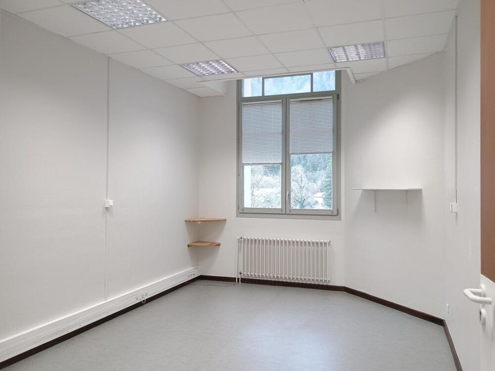   NANTUA - BUREAU 