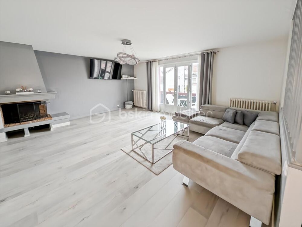 BELLE MAISON SOUS SOL TOTAL LIMITE LIVRY GARGAN SECTEUR RECHERCHE LES TREFLES PROCHE GARE RER B