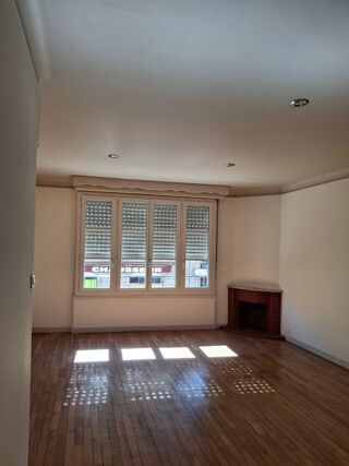  Appartement à louer 4 pièces 88 m²