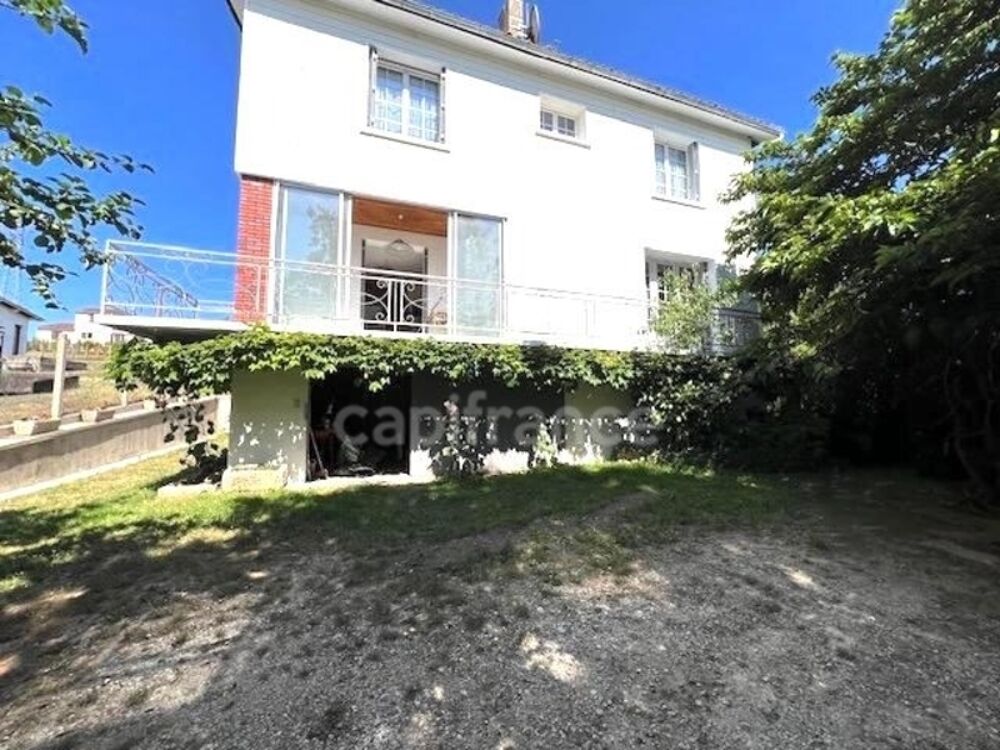 Vente Maison Maison à vendre 8 pièces SAINTES (17) Saintes