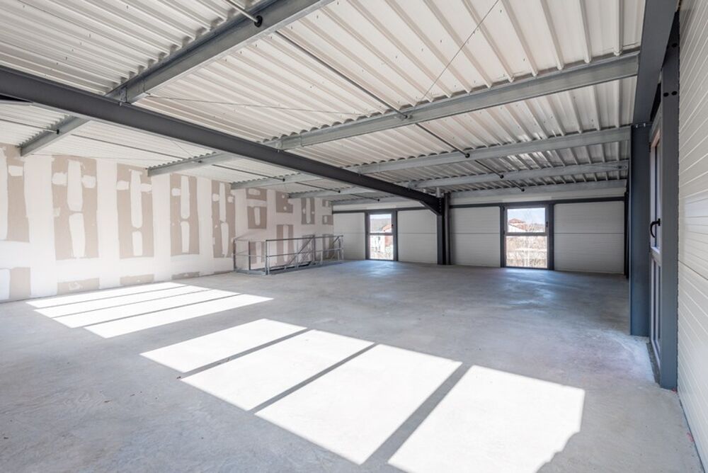   à vendre Artisans : Votre nouvel atelier de 115 m² au pied de l'A40 – Bonneville Bonneville