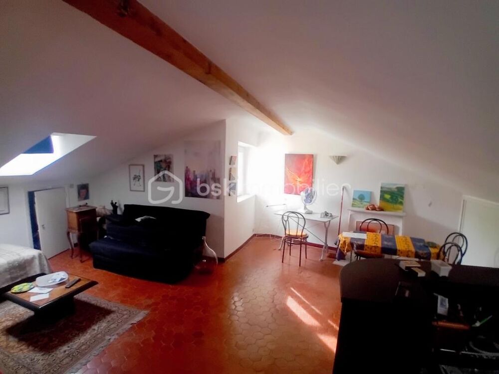 Vente Appartement Dernier étage mansardé (surface au sol 64,21 m²), idéalement situé proche mer Nice