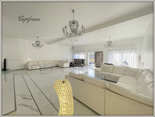  Maison � vendre 8 pi�ces 305 m�