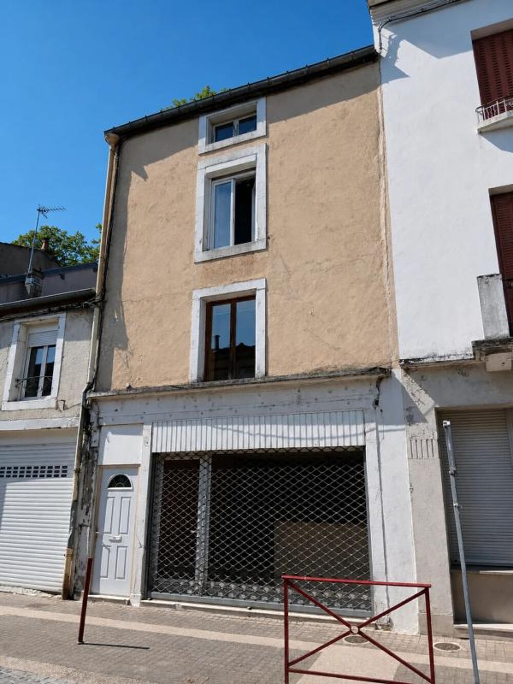 Immeuble de 7 pièces de 179 m² à Bourbonne-les-Bains