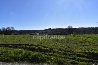  Terrain à vendre 751 m²