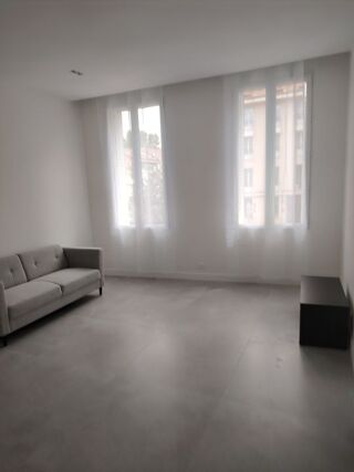 Appartement à louer 2 pièces 40 m²