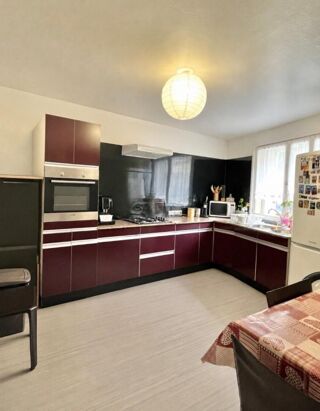  Immeuble à vendre 15 + pièces 290 m²
