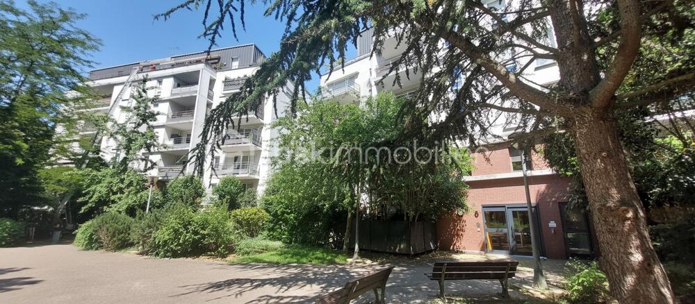 Appartement 3 pièces avec grand balcon